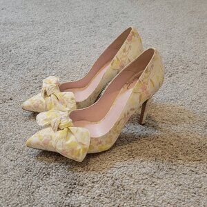 TED BAKER Neomah Pointed Toe Magnolia High Heel Pumps